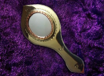 Aranmula Kannadi 2 inch Mirror with Brass Handle for Souvenir Gifting thumbnail 1